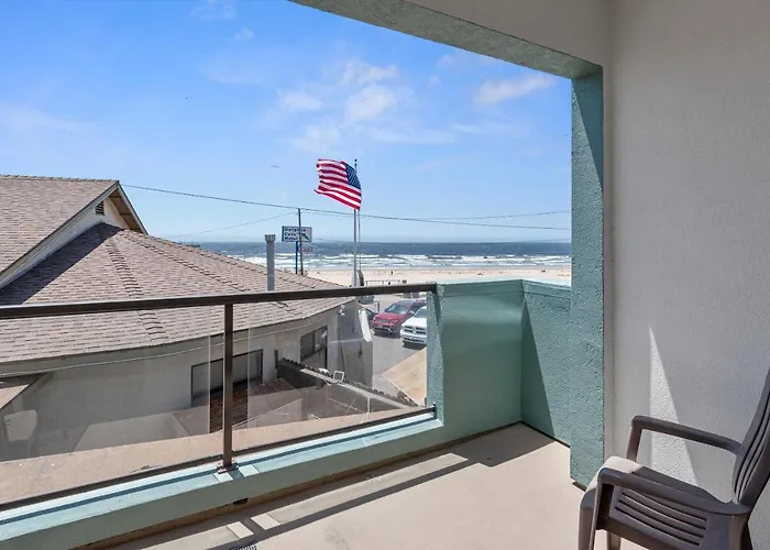Beach House Inn & Suites
