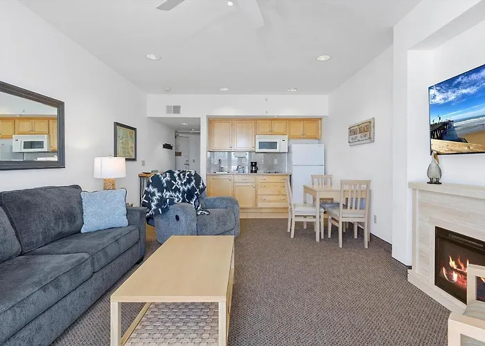 Beach House Inn & Suites