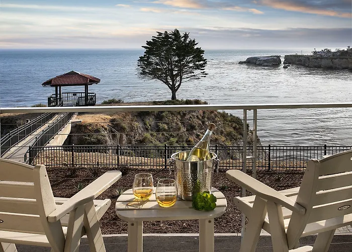 Inn At The Cove