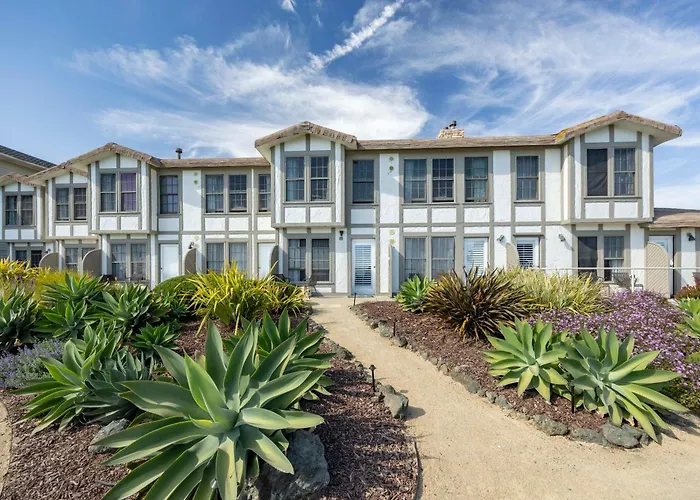 Cottage Inn By The Sea